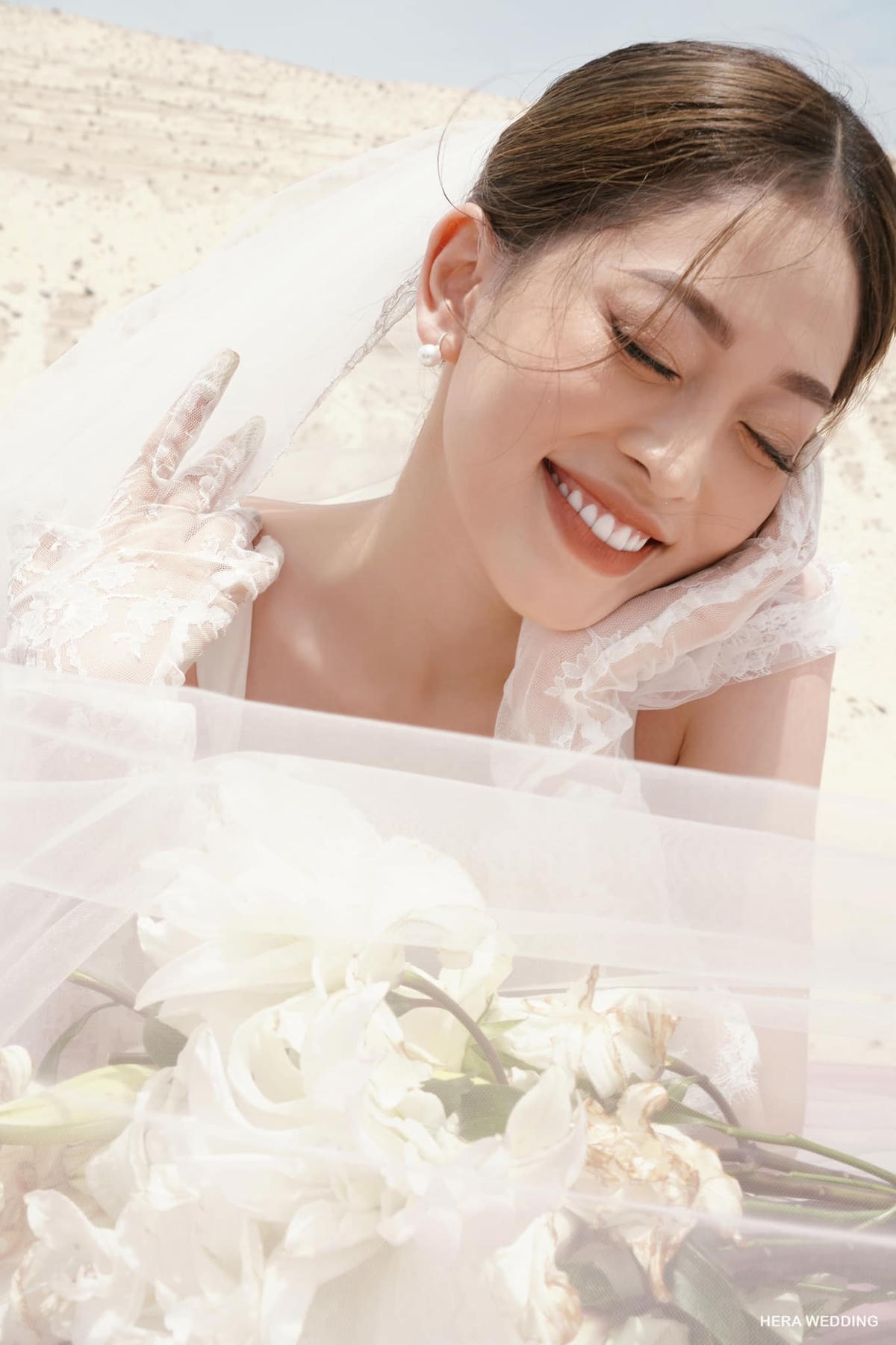 Phương Nga, Bình An khoe ảnh cưới lãng mạn trên đồi cát Ninh Thuận 
