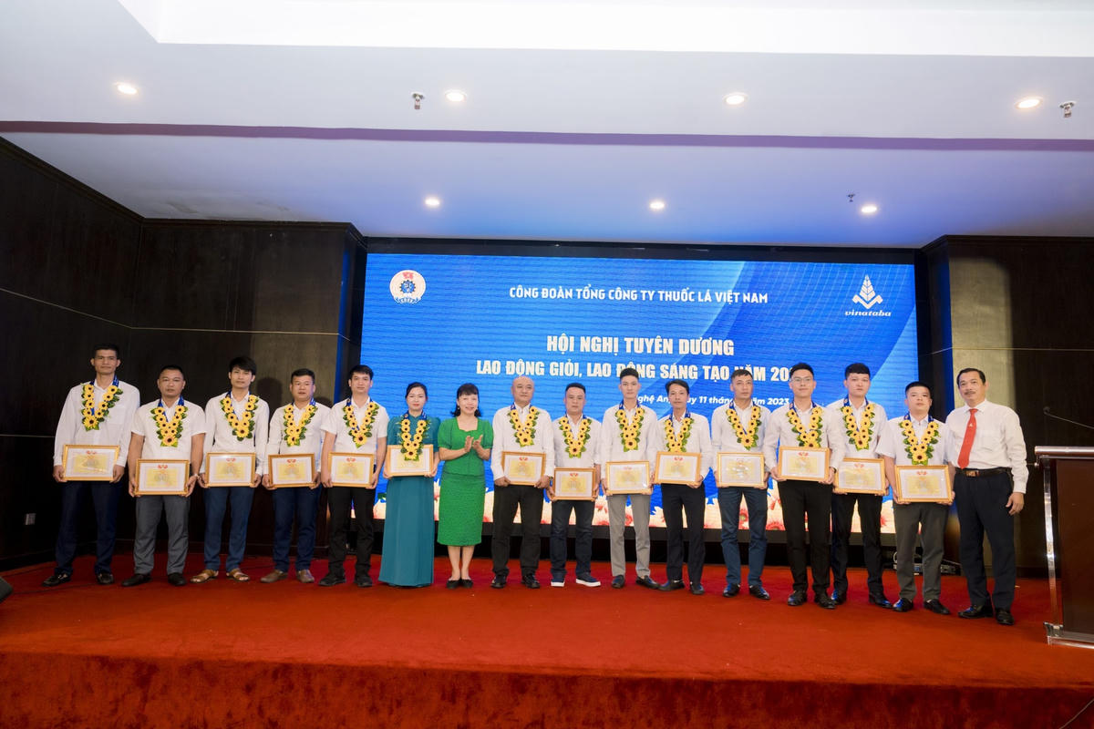 Các cá nhân được nhận bằng khen và phần thưởng Công nhân giỏi năm 2022