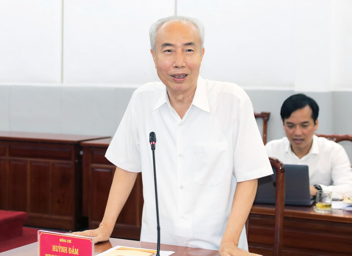 Ông Huỳnh Đảm, nguyên Chủ tịch UBTƯ MTTQ Việt Nam phát biểu tại Hội nghị.