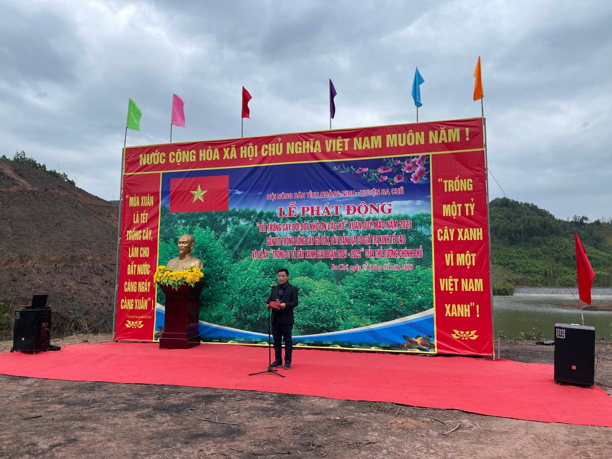 Chủ tịch UBND huyện Ba Chẽ tuyên bố phát động Tết trồng cây “Đời đời nhớ ơn Bác Hồ” năm 2023.