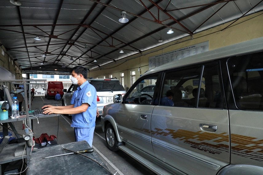 Sẽ có hơn 1,9 triệu ô tô đến 9 chỗ không kinh doanh vận tải được lùi thời hạn kiểm định thêm 6 tháng.