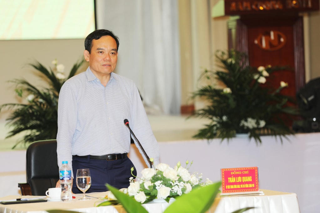 Phó Thủ tướng Chính phủ Trần Lưu Quang chủ trì cuộc làm việc. Ảnh: QMG