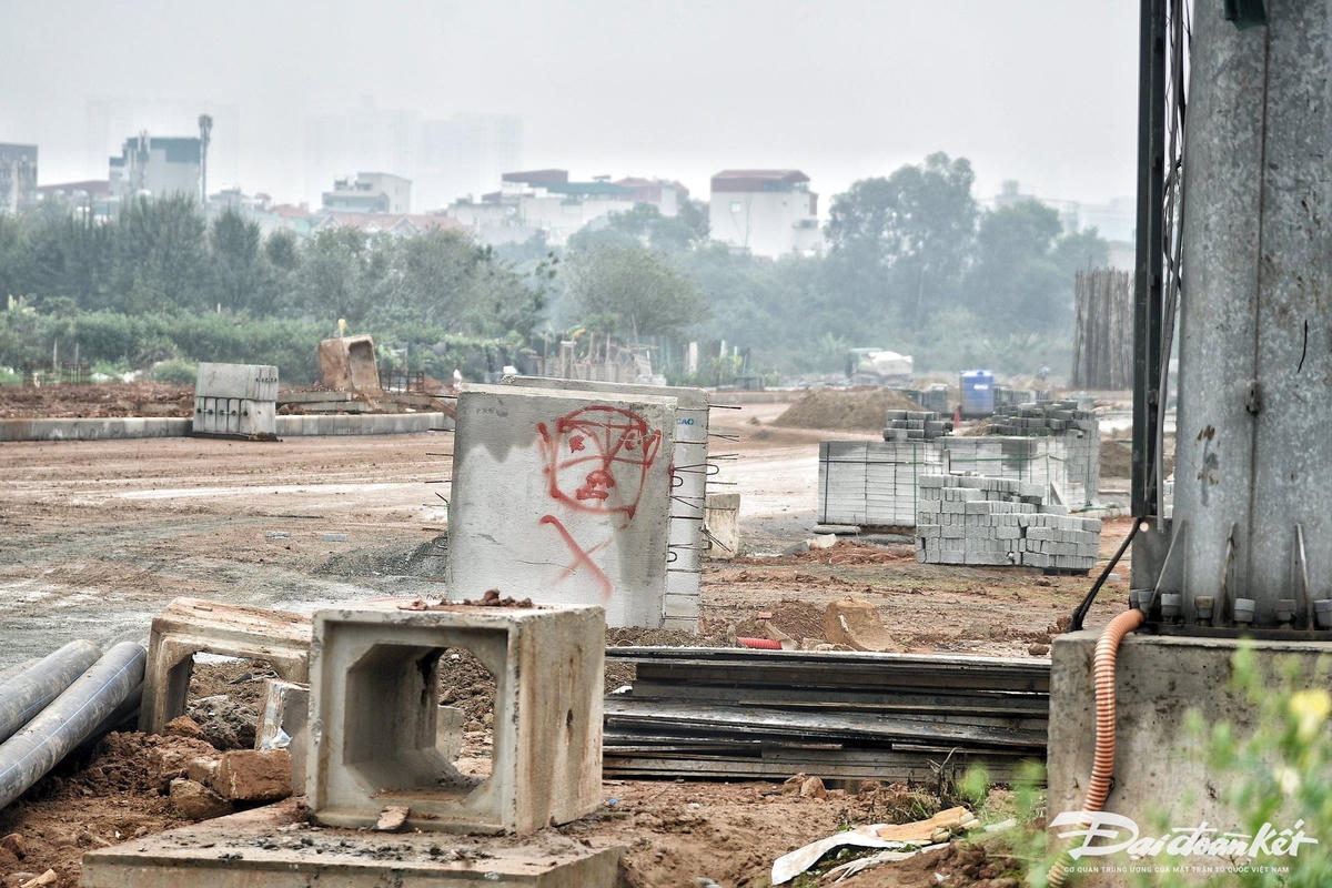 le_quang_dao-le-khanh10-6f2b94a357fe4e8b8a3bc80eab1afb1b(1).jpg