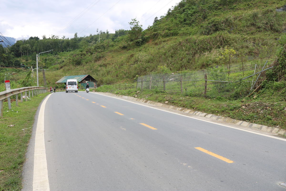 Con đường Quốc lộ 4E, đoạn Km134 dẫn vào dự án nhà hàng, khách sạn tại xã Đồng Tuyển, TP. Lào Cai của Công ty TNHH Xây dựng thương mại Lilama