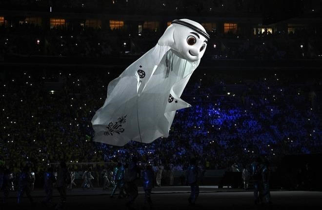 Qatar giới thiệu linh vật La'eeb của World Cup 2022. Ảnh: Getty Images.