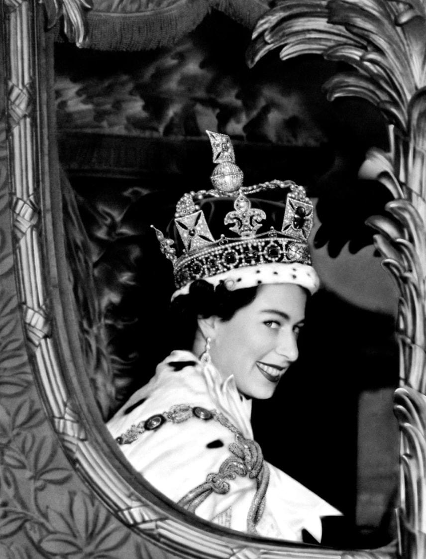 Nữ hoàng Elizabeth II lên ngôi năm 1952, khi mới 27 tuổi.