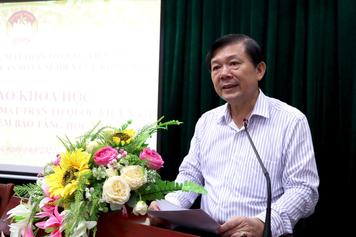 Phó Chủ tịch Nguyễn Hữu Dũng phát biểu tại Hội thảo.