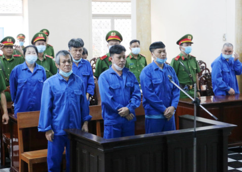 Các bị cáo tại phiên tòa sơ thẩm.