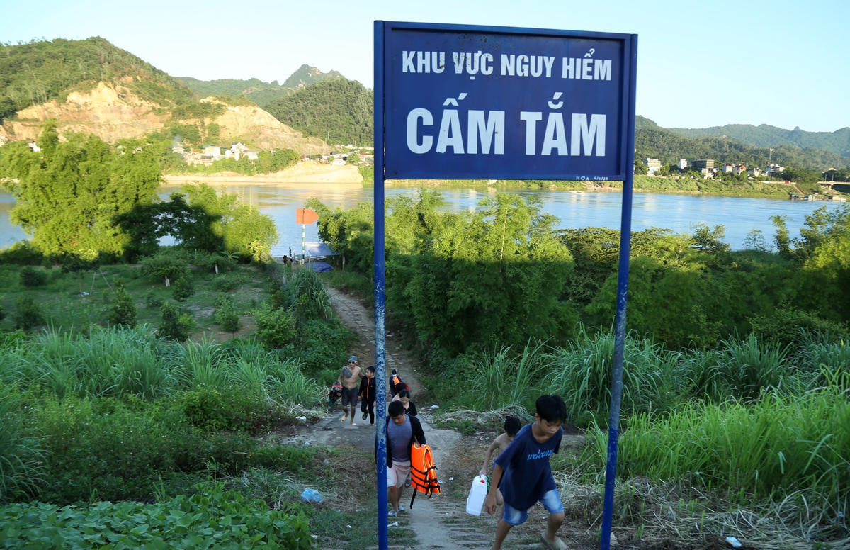Khúc sông nơi xảy ra vụ việc.