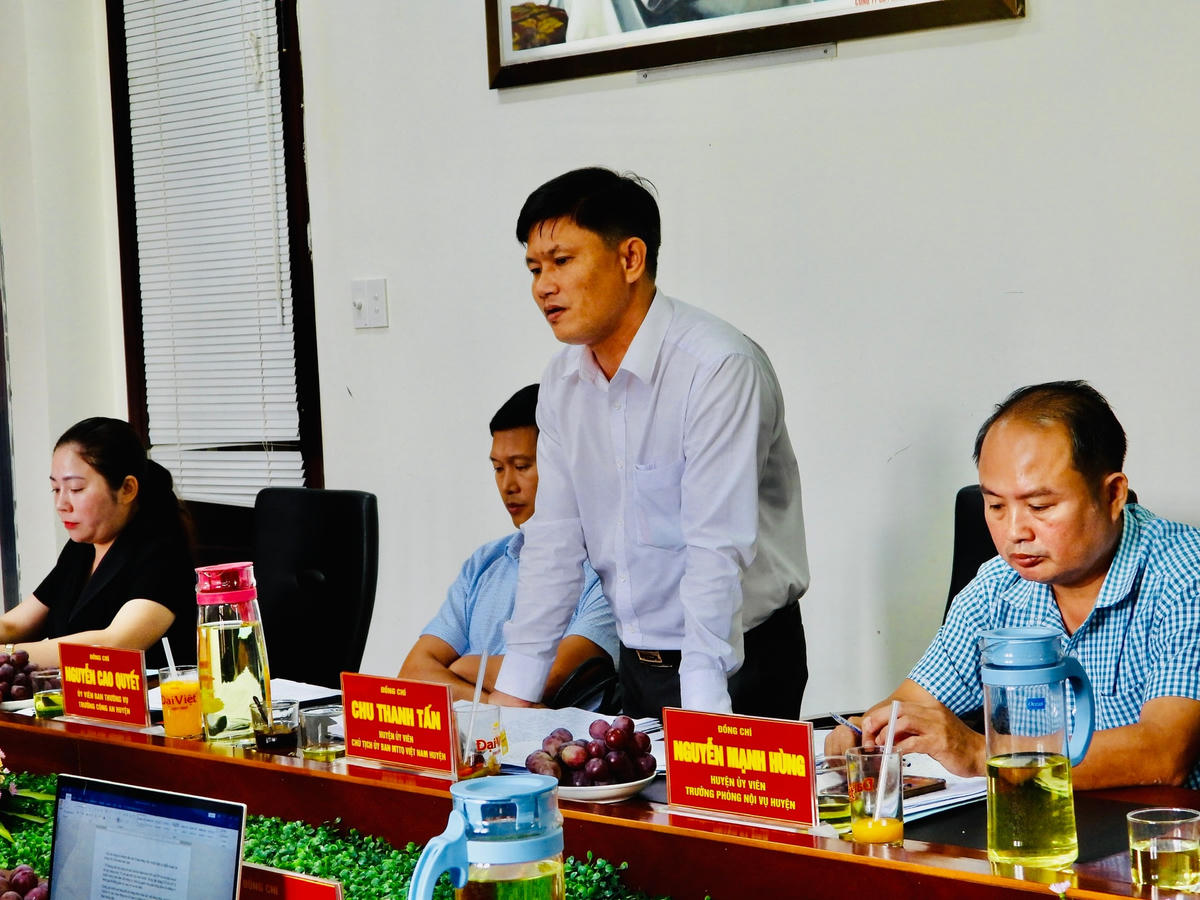 Ông Chu Thanh Tấn, huyện ủy viên, Chủ tịch Ủy ban MTTQ Việt Nam huyện Cư Kuin phát biểu.