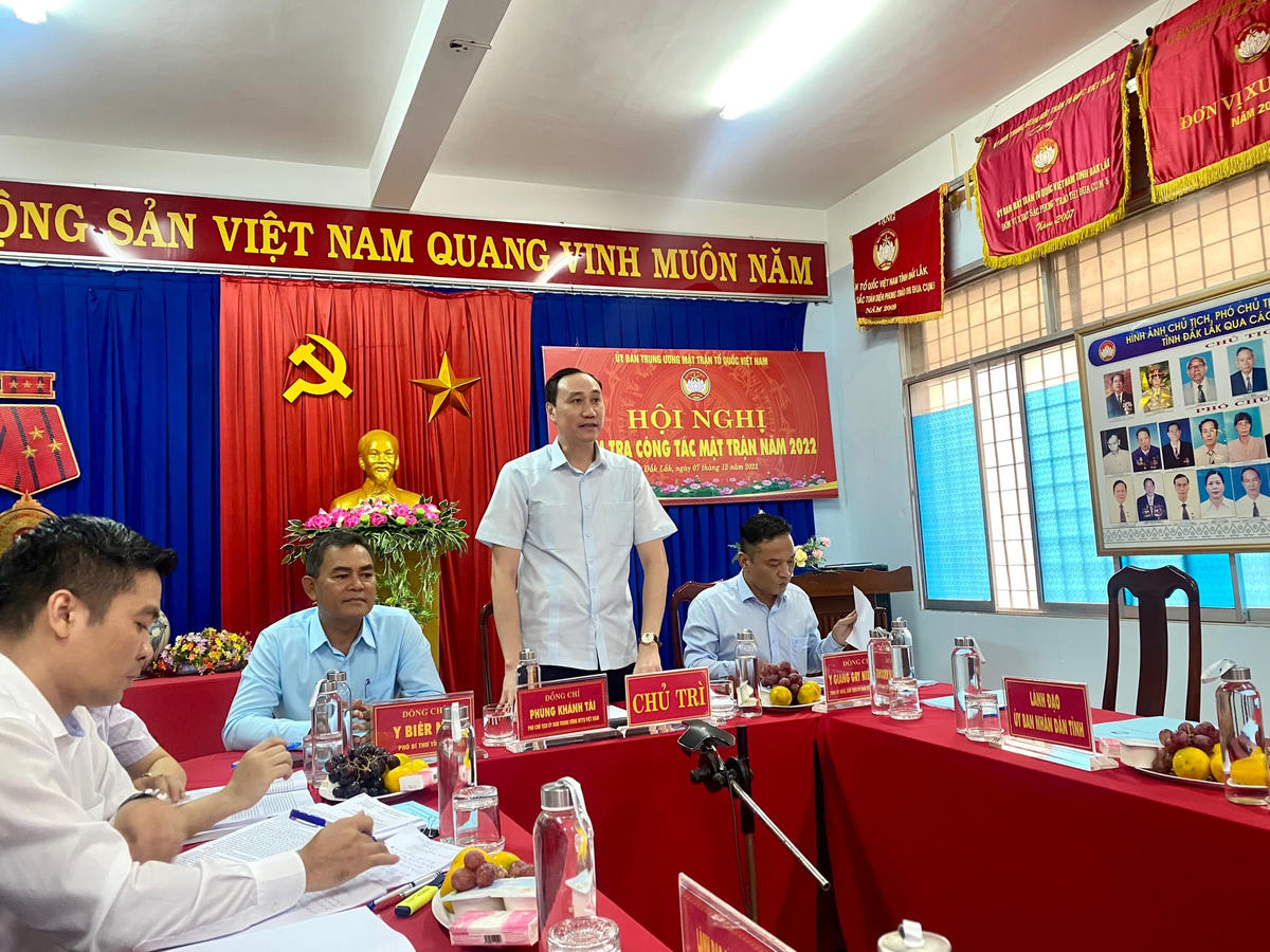 Phó Chủ tịch Phùng Khánh Tài phát biểu tại cuộc làm việc.