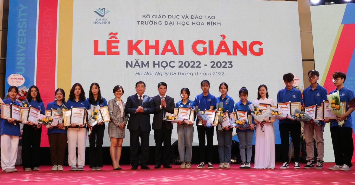 Trường Đại học Hòa Bình khai giảng năm học 2022 - 2023
