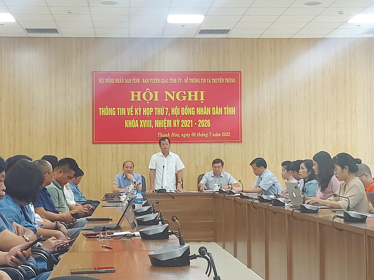 Ông Nguyễn Quang Hải, Phó Chủ tịch HĐND tỉnh Thanh Hóa thông tin về chương trình dự kiến của kỳ họp thứ 7 HĐND tỉnh.