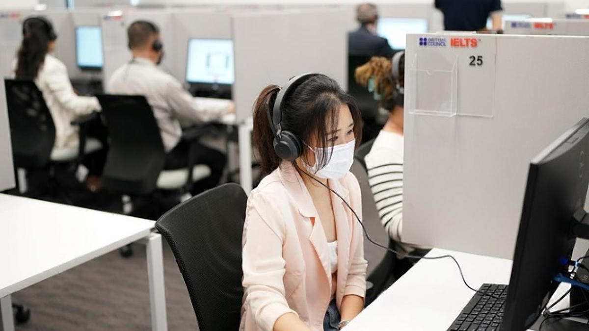 Thí sinh tham dự thi IELTS. Ảnh: TL.