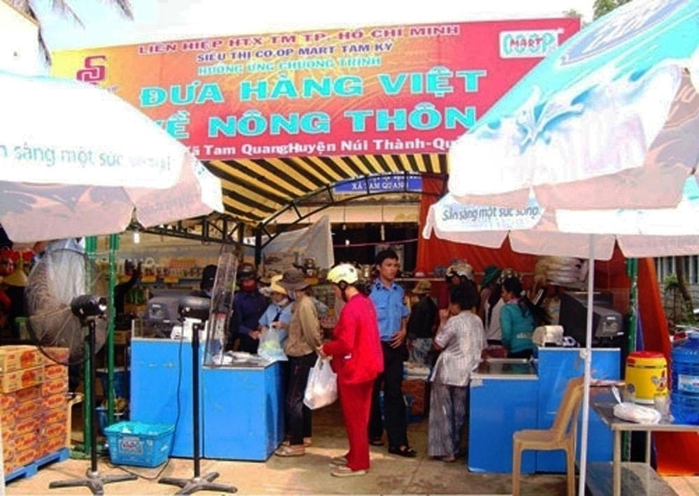 Đưa hàng Việt về nông thôn.