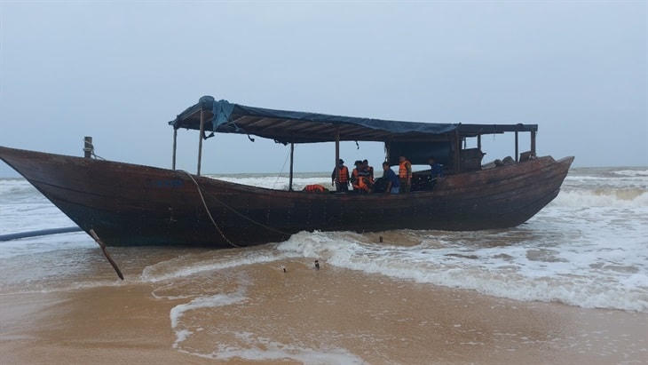 Số tài sản này trôi dạt vào bờ biển xã Triệu Vân từ năm 2021. Ảnh: H.T.
