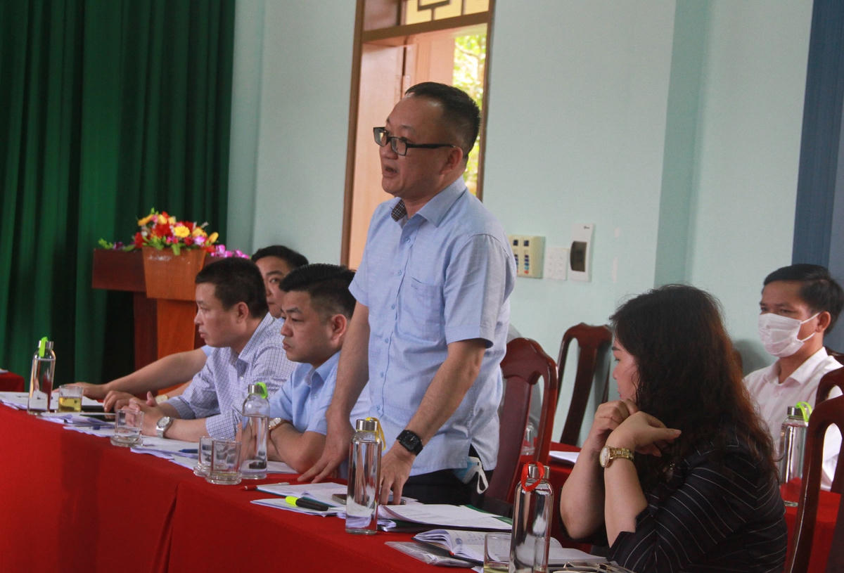 Đại biểu phát biểu ý kiến tại buổi làm việc.