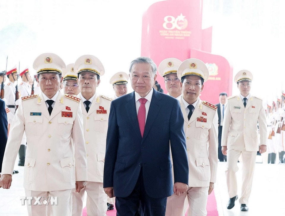 Tổng Bí thư Tô Lâm dự Lễ kỷ niệm 80 năm Ngày truyền thống Công an Nhân dân (19/8/1945- 19/8/2025), 20 năm Ngày hội toàn dân bảo vệ an ninh Tổ quốc (19/8/2005 -19/8/2025) và đón nhận Huân chương Sao vàng lần thứ 5. (Ảnh: Thống Nhất/TTXVN)