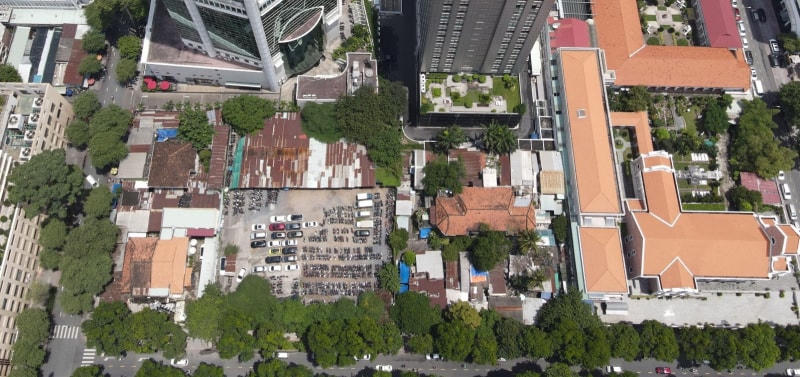 Khu đất số 33 Nguyễn Du và 34-36-42 Chu Mạnh Trinh, phường Bến Nghé, quận 1, TP Hồ Chí Minh.