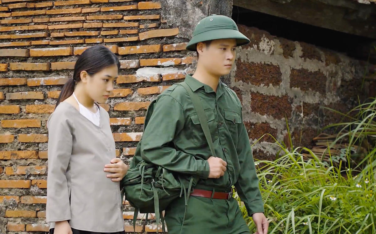 Hình ảnh trong MV “Bến sông đợi chờ”.