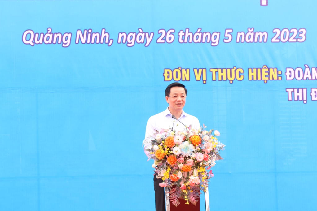 Chủ tịch Ủy ban MTTQ Việt Nam tỉnh Quảng Ninh Nguyễn Văn Hồi biểu dương và đánh giá cao các nhiệm vụ, hệ thống chỉ tiêu, công trình, phần việc của Chiến dịch. Ảnh: QMG