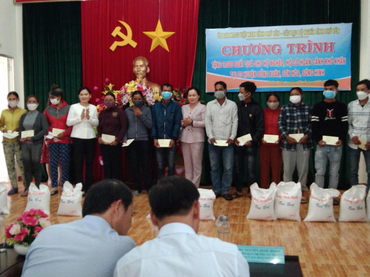 Phú Yên: Trao 3.000 suất quà cho người nghèo