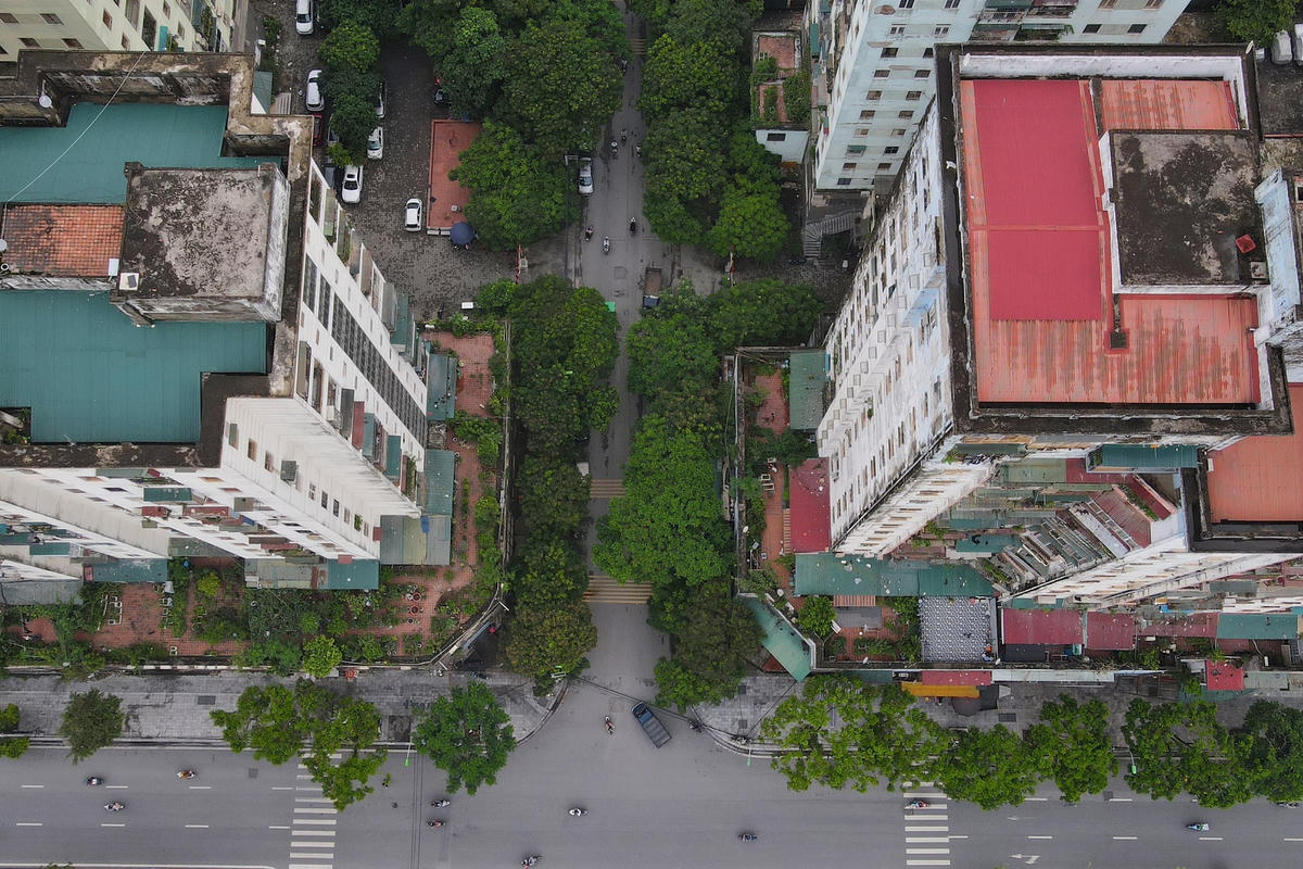 Chung cư ở Hà Nội 'chuồng cọp' treo lơ lửng