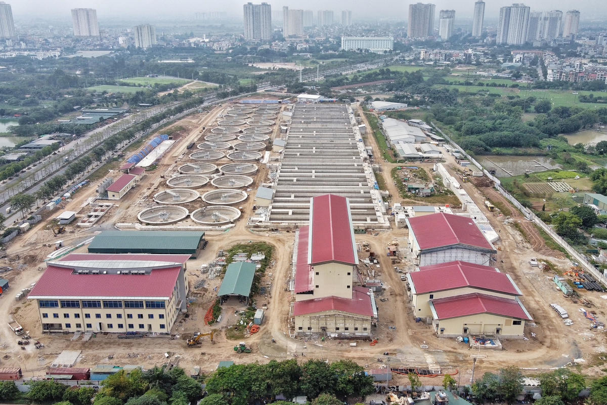 Dự án nhà máy xử lý nước thải Yên Xá nằm ở cánh đồng Yên Xá (huyện Thanh Trì, Hà Nội) có tổng mức đầu tư hơn 800 triệu USD (hơn 16.000 tỷ đồng) do Ban Quản lý dự án đầu tư xây dựng công trình Hạ tầng kỹ thuật và Nông nghiệp làm chủ đầu tư.