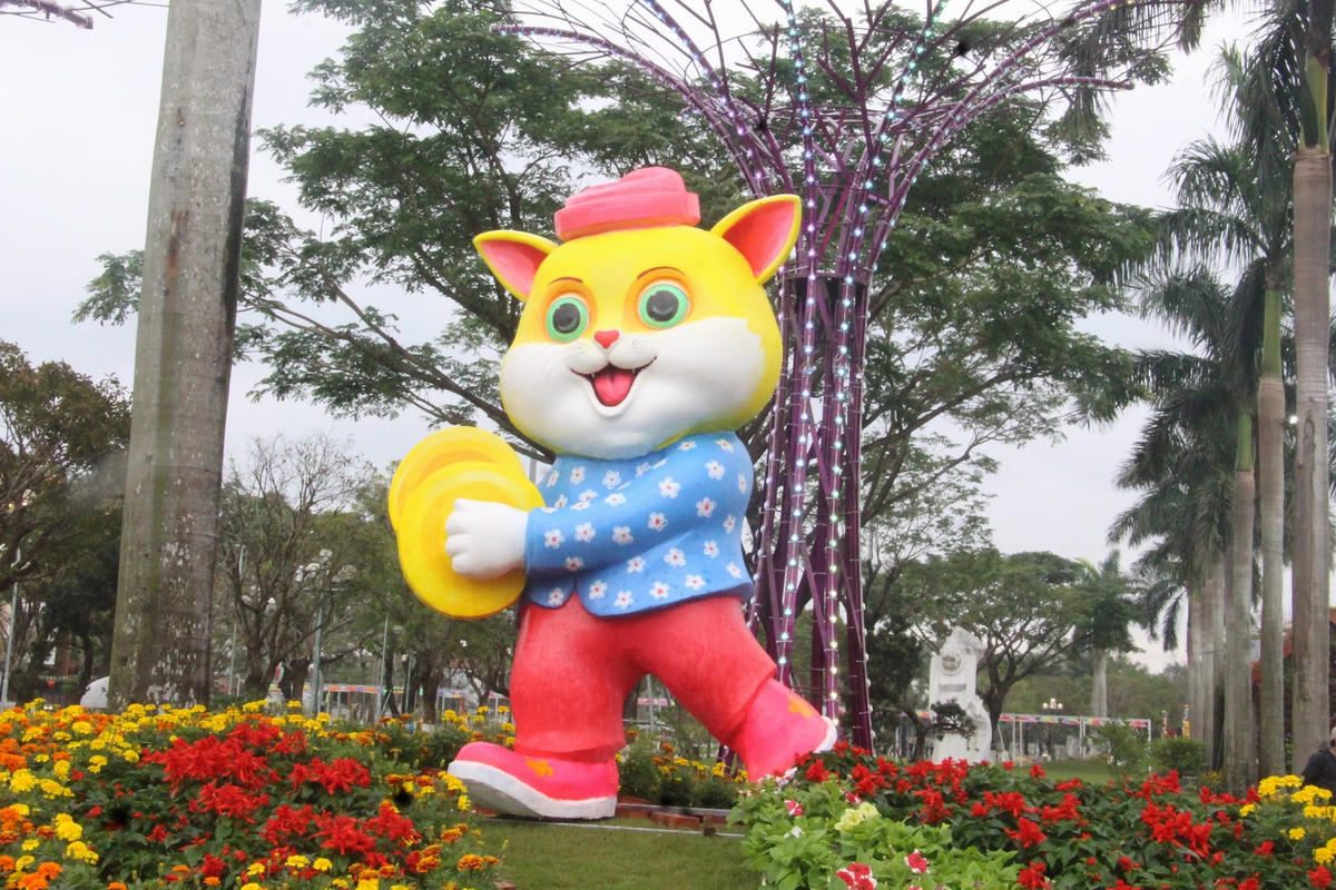 Những chú mèo mang tài lộc đến mọi nhà.