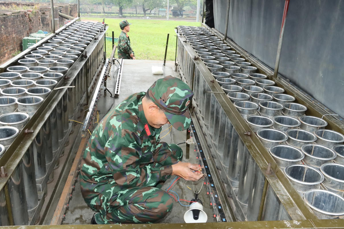 [ẢNH] Mục sở thị giàn pháo hoa sẵn sàng khai hoả trong đêm giao thừa
