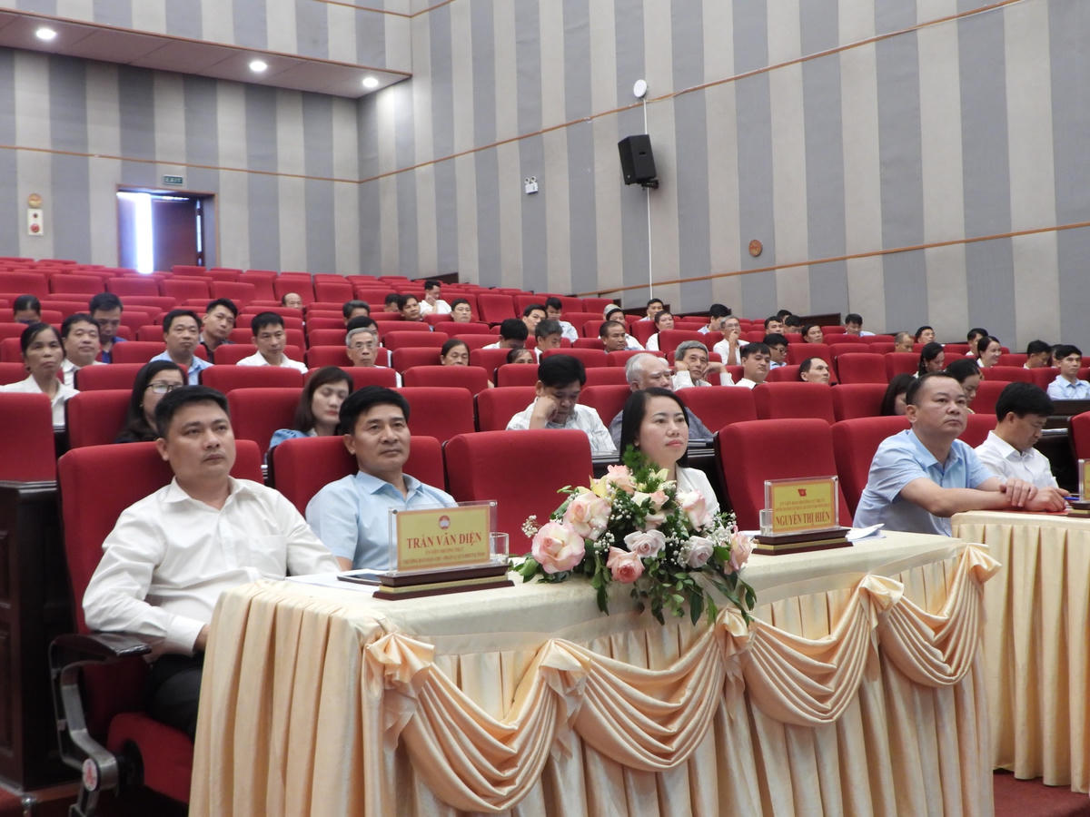 Các đại biểu dự Hội nghị.