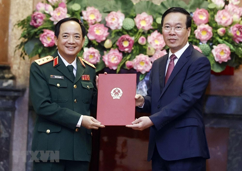 Trao Quyết định thăng hàm Thượng tướng cho đồng chí Trịnh Văn Quyết