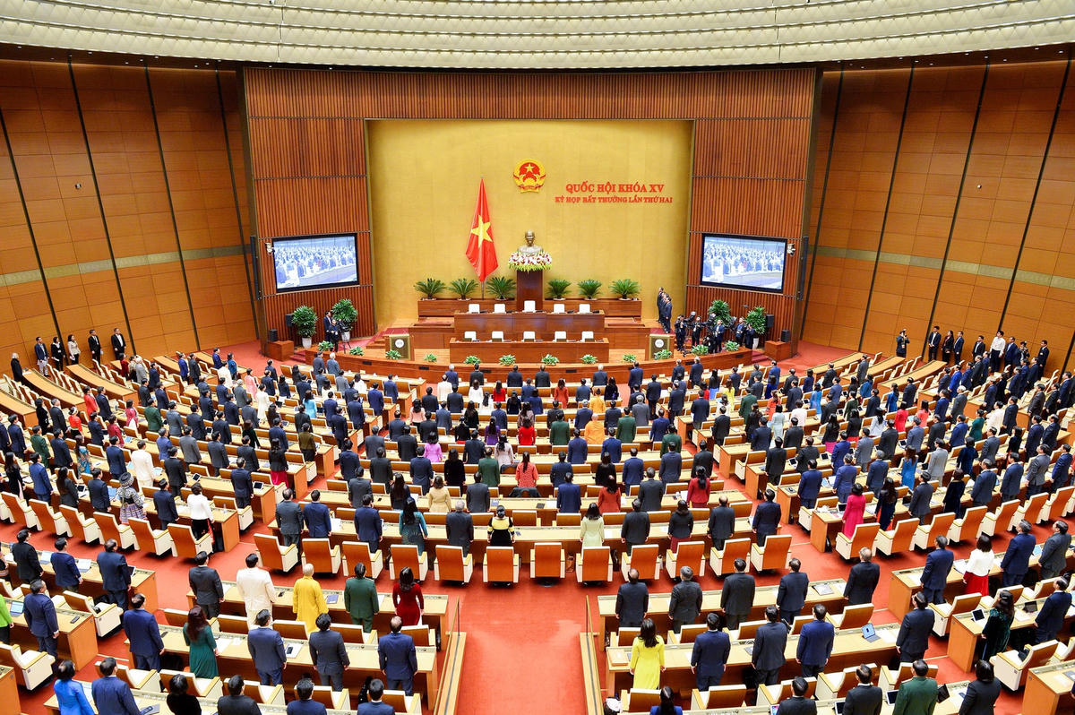 Quốc hội làm Lễ Chào cờ.