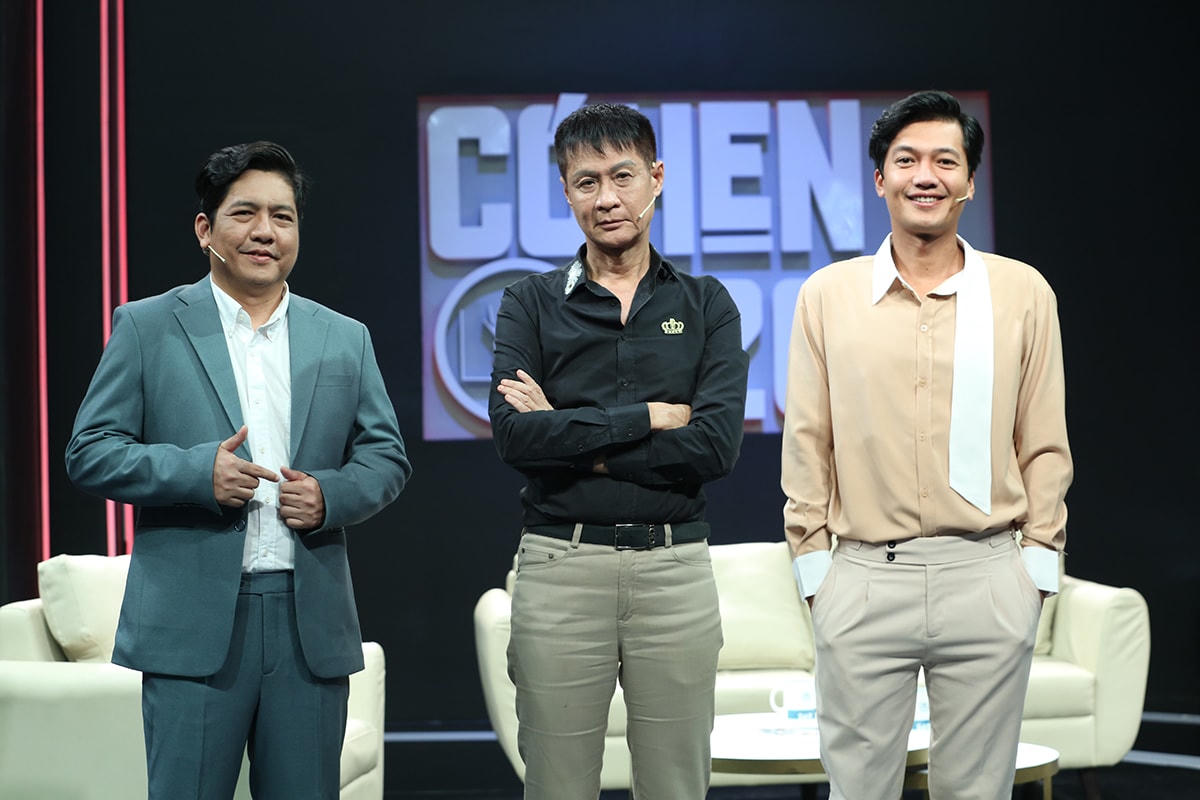 Đạo diễn Lê Hoàng cùng đạo diễn Đức Thinh và diễn viên Quang Tuấn tại chương trình Có hẹn lúc 22h. Ảnh: Bee Comm.