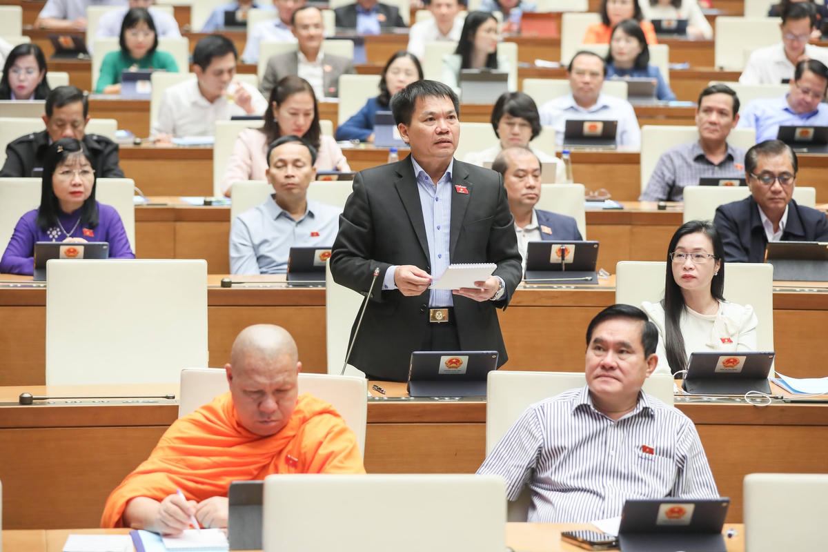Đại biểu Quốc hội tham gia phiên chất vấn ngày 8/11. Ảnh: Quang Vinh.