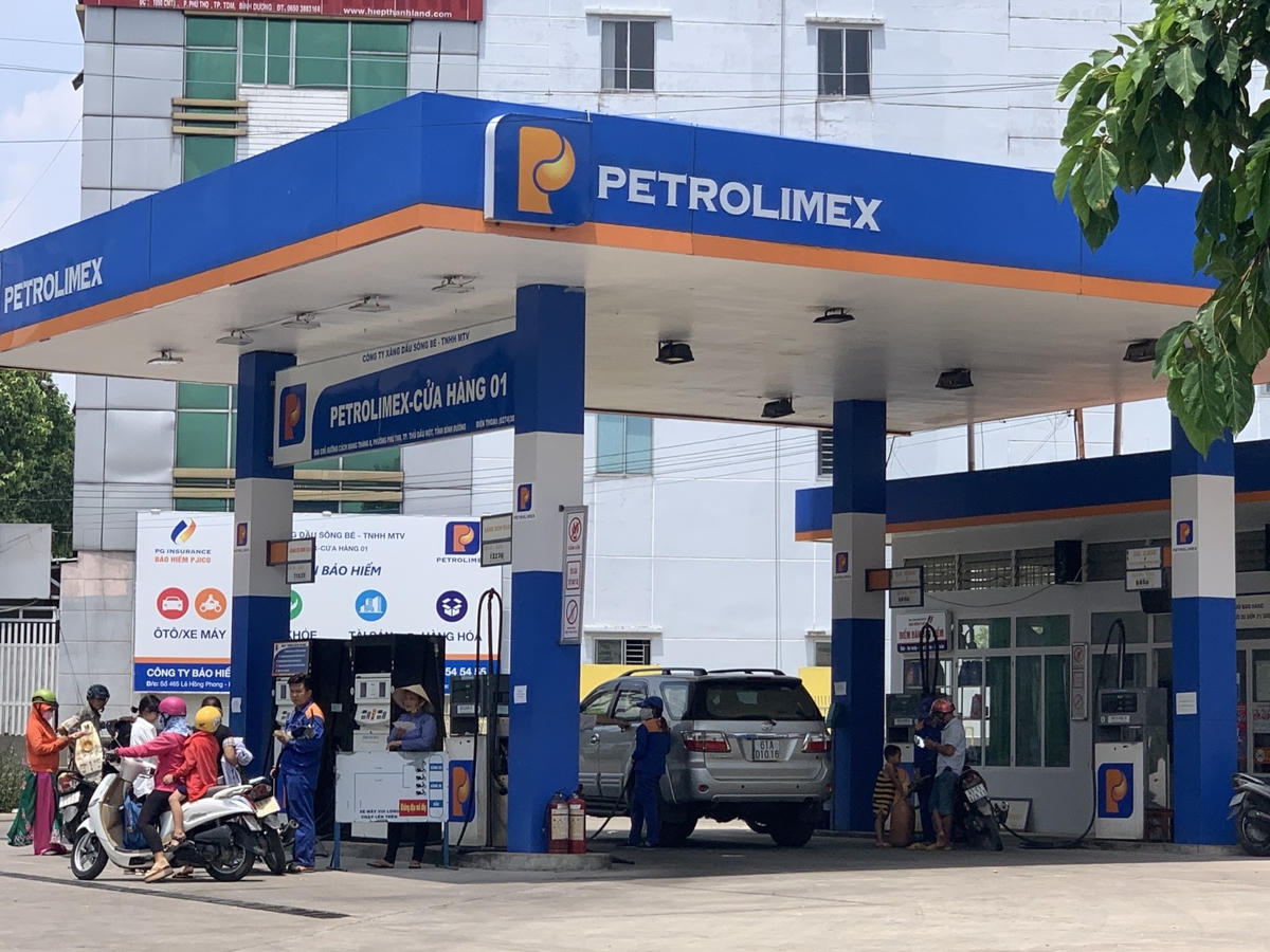 Giá xăng giảm sâu, về dưới 21.000 đồng ddk