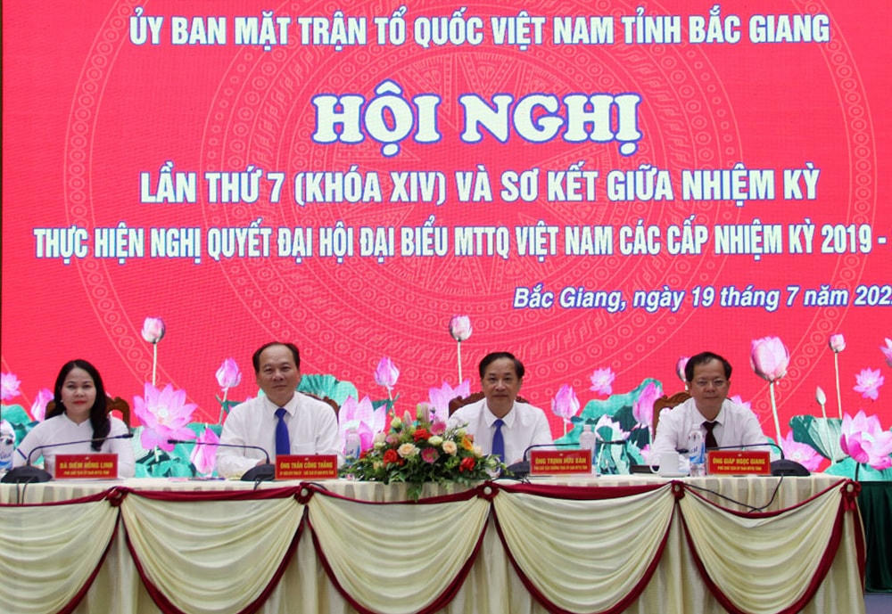 Ban tổ chức chủ trì hội nghị.