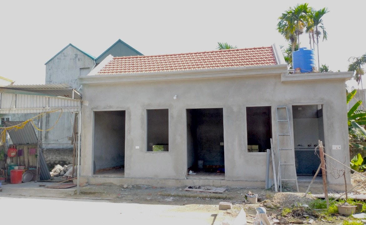 Ngôi nhà của nạn nhân CĐDC Phạm Thị Bẩy (thôn Tân Yên, xã Hồng Thái Đông, TX Đông Triều) trong giai đoạn được hoàn thiện. 