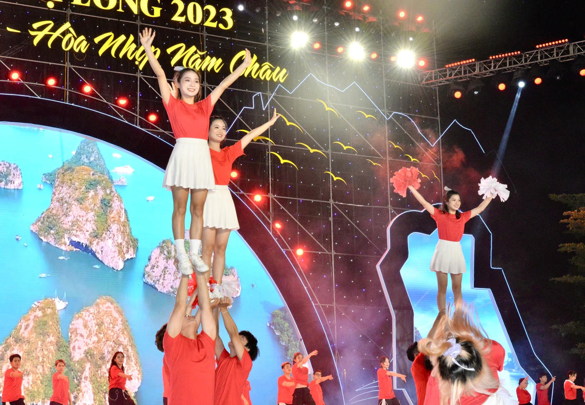 Những màn trình diễn tại Carnaval Hạ Long 2023 không chỉ trẻ trung, sôi động…