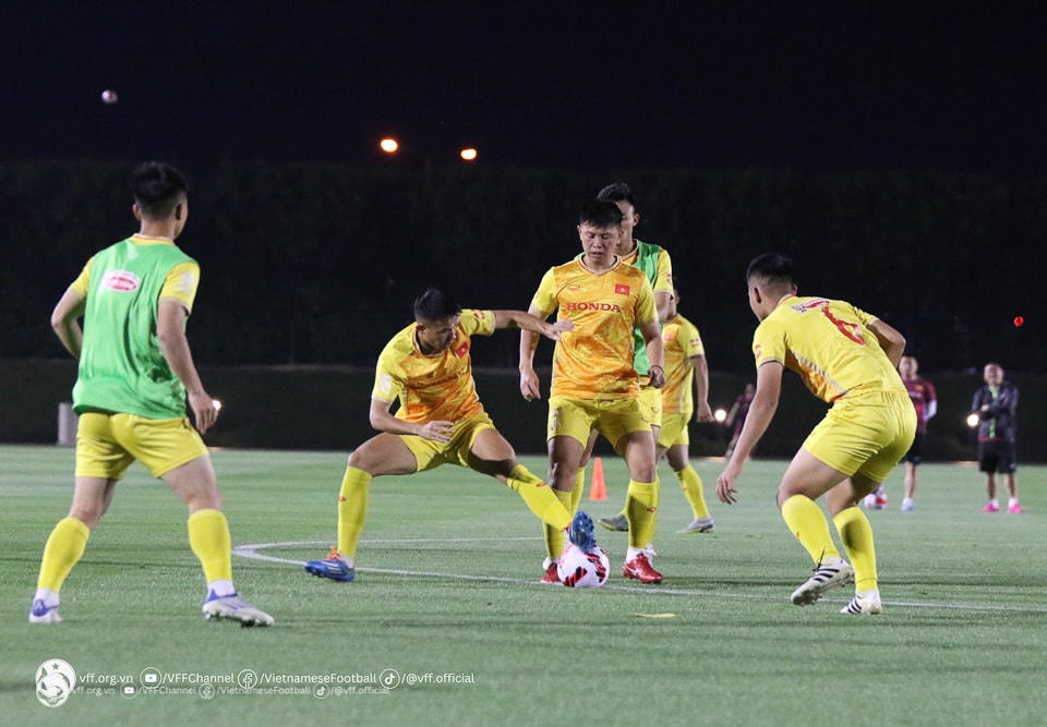 HLV Troussier yêu cầu gì ở U23 Việt Nam trong trận gặp UAE?
