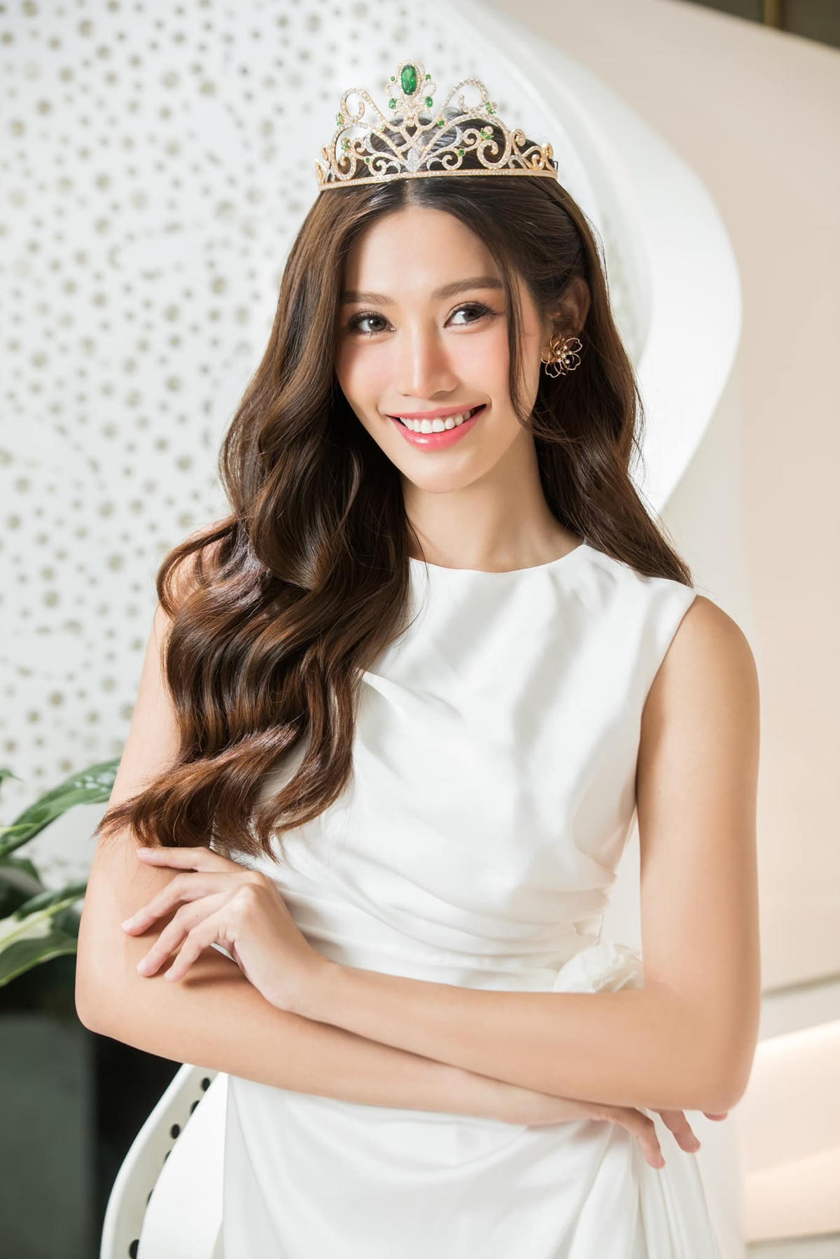 Á hậu Chế Nguyễn Quỳnh Châu tiết lộ, mình cũng từng bị gia đình ngăn cấm không cho dấn thân vào showbiz. 