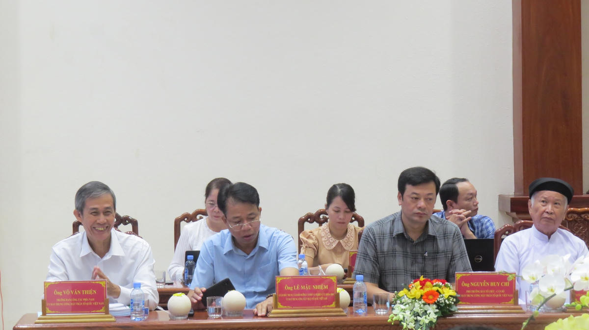 Các đại biểu tham dự hội nghị.