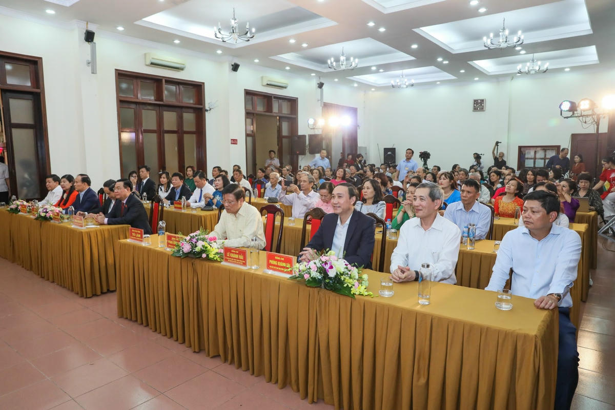 Các đại biểu tham dự Ngày hội Đại đoàn kết toàn dân tộc phường Quán Thánh. Ảnh: Quang Vinh.