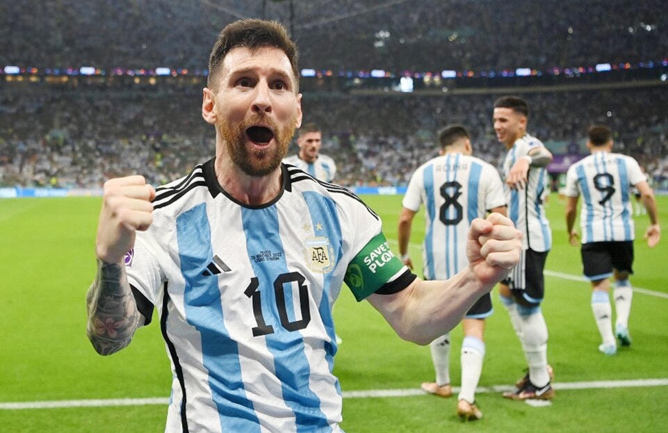 Những giọt nước mắt đã rơi trên gương mặt của các ngôi sao Messi, Lewandowski hay tài năng trẻ Enzo Fernandez.