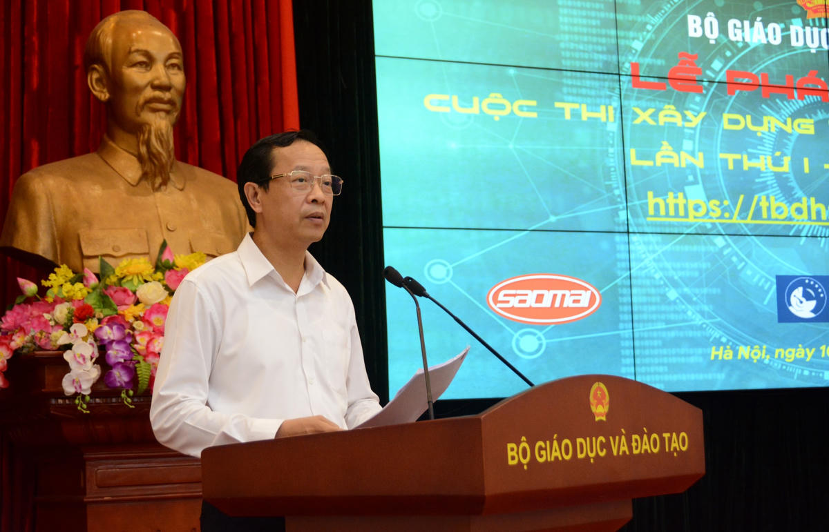 Thứ trưởng Bộ GDĐT Phạm Ngọc Thưởng phát biểu tại lễ phát động.