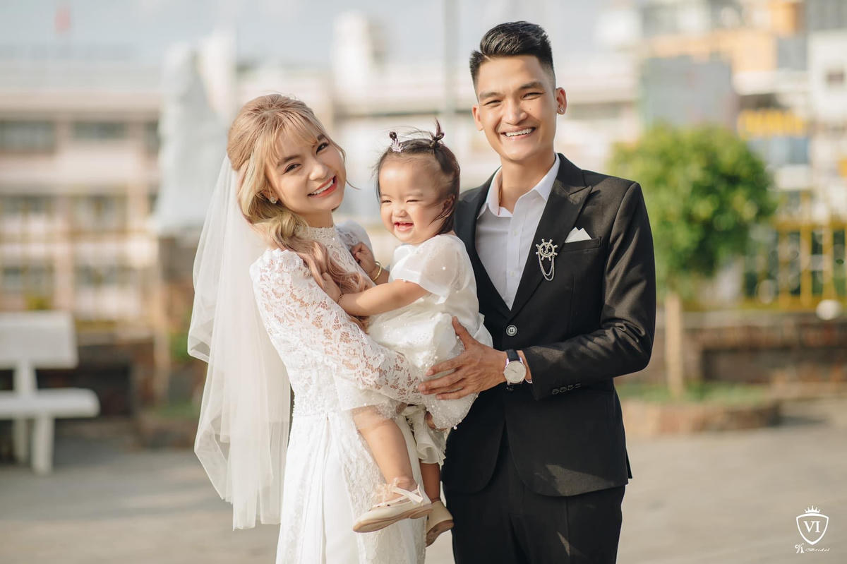 Mạc Văn Khoa khen vợ vì biết yêu thương gia đình và thấu hiểu cho công việc của mình.