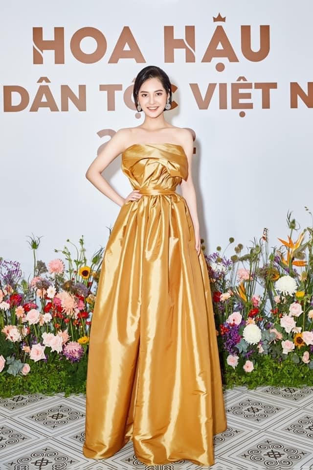 Dù gây nhiều tranh cãi khi đăng quang song Thúy Hằng vẫn là cái tên thu hút sự chú ý nhờ sở hữu gương mặt khả ái. Ảnh: FBNV. 