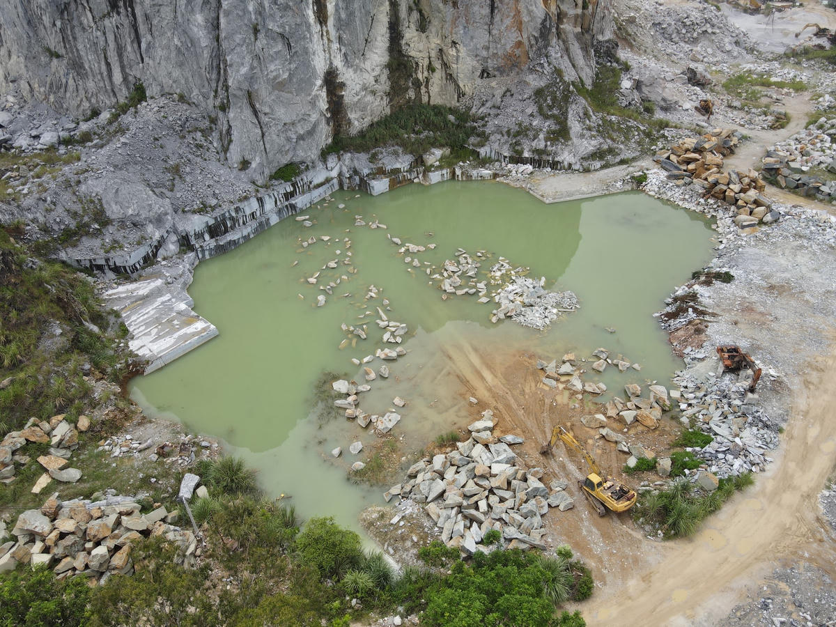 Vụ cháu bé 10 tuổi bị đuối nước trong khu vực mỏ đá: Hiện trường sắp được san phẳng