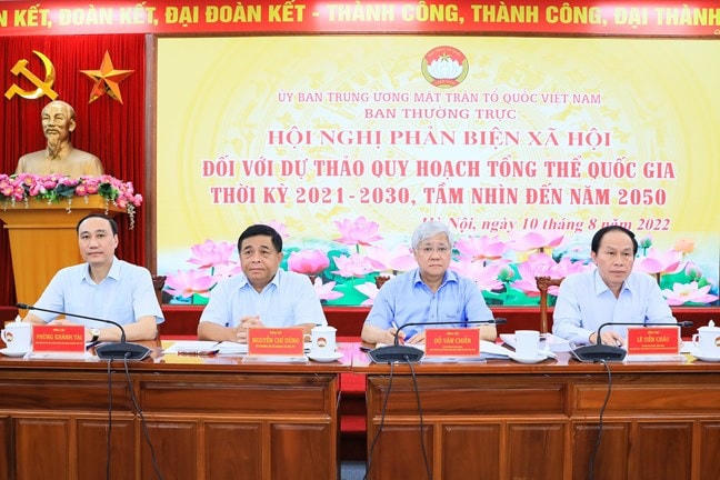 Ông Đỗ Văn Chiến, Bí thư Trung ương Đảng, Chủ tịch UBTƯ MTTQ Việt Nam chủ trì Hội nghị phản biện xã hội đối với Dự thảo Quy hoạch tổng thể quốc gia thời kỳ 2021-2030, tầm nhìn đến năm 2050.