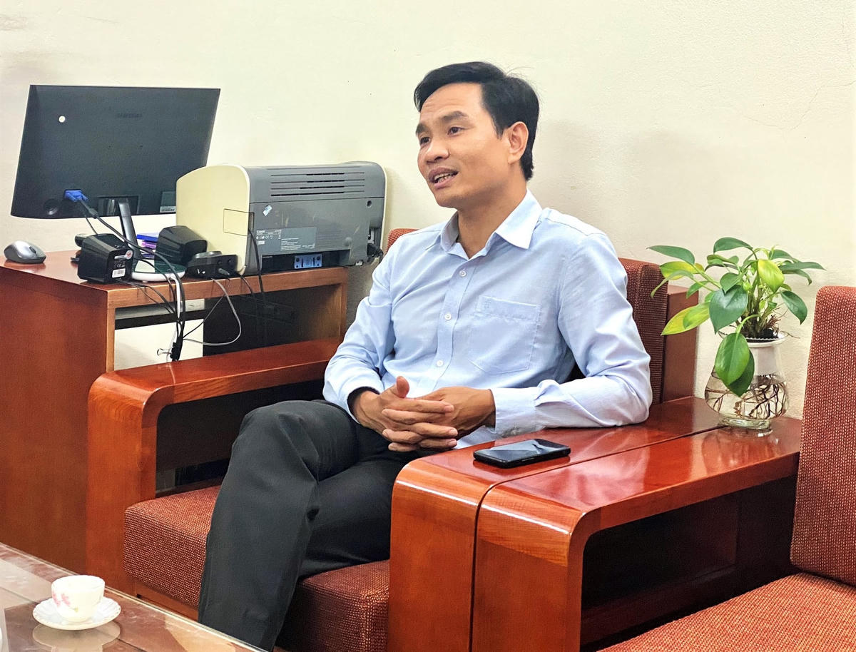 Ông Phạm Đình Huỳnh, Phó Trưởng Ban Quản lý vịnh Hạ Long: "Ban chỉ là đơn vị sự nghiệp trực thuộc tỉnh, chúng tôi có chức năng giám sát, phát hiện những vi phạm trên vịnh Hạ Long, nhưng không có thẩm quyền xử lý những vi phạm này".